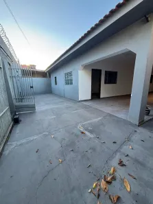 Casa com 3 Quartos para alugar, 100m² no Jardim Leblon, Campo Grande