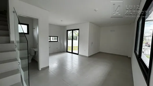 Sobrado com 3 Quartos à venda, 110m² no Nova Palhoça, Palhoça