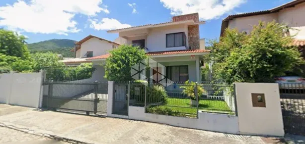 Casa com 4 Quartos à venda, 244m² no Itacorubi, Florianópolis