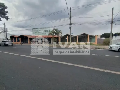 Ponto Comercial para alugar, 600m² no Saraiva, Uberlândia