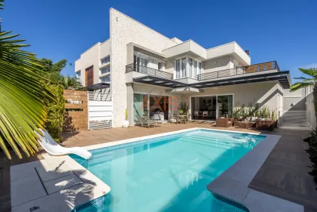 Casa com 3 Quartos à venda, 360m² no Butiatuvinha, Curitiba