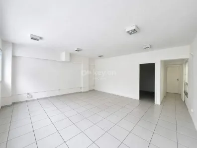 Sala Comercial para alugar, 52m² no Dehon, Tubarão