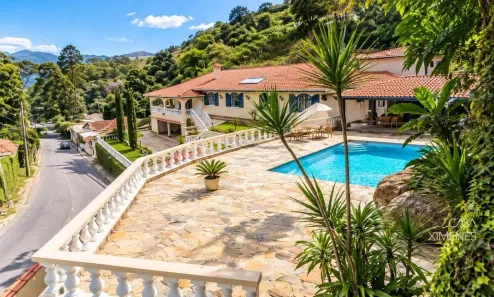 Casa com 4 Quartos à venda, 2000m² no Carangola, Petrópolis