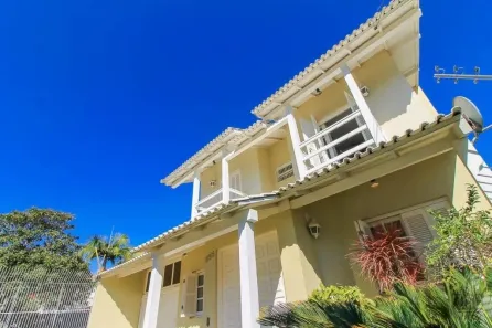 Sobrado com 3 Quartos à venda, 600m² no Chácara das Pedras, Porto Alegre