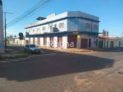 Ponto Comercial para alugar, 300m² no Marta Helena, Uberlândia