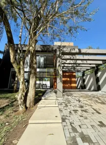 Casa com 4 Quartos à venda, 247m² no Centro, Caraguatatuba