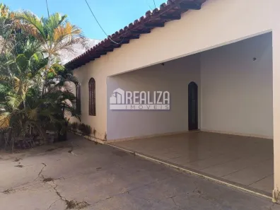 Casa com 3 Quartos à venda, 149m² no Vila Alvorada, Uberaba