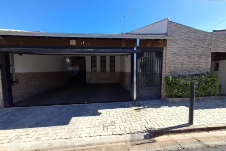 Casa com 4 Quartos à venda, 246m² no Jardim Alvorada, Lins