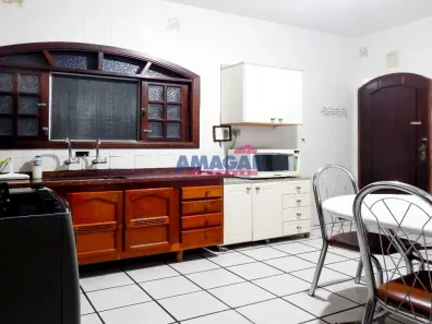 Casa com 4 Quartos à venda, 232m² no Cidade Jardim, Jacareí