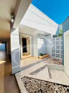Casa com 4 Quartos para alugar, 230m² no Vila Bandeirantes, Araçatuba