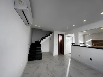 Casa com 2 Quartos para alugar, 90m² no Passagem, Cabo Frio