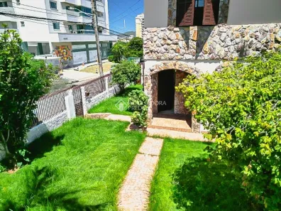 Casa com 5 Quartos à venda, 342m² no Barreiros, São José