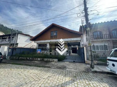 Casa com 3 Quartos para alugar, 180m² no Loteamento São José, Nova Friburgo
