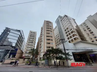 Apartamento com 2 Quartos para alugar, 61m² no Centro, Florianópolis