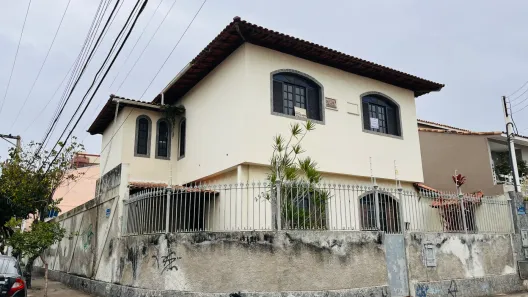 Sobrado com 5 Quartos à venda, 305m² no Imbetiba, Macaé