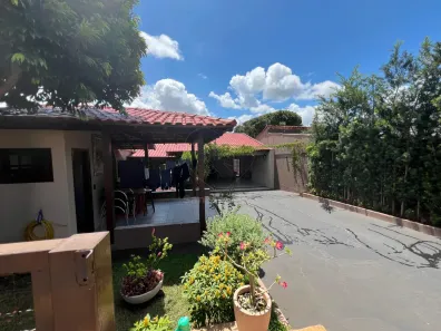 Casa com 4 Quartos à venda, 183m² no Parque Residencial Joaquim Toledo Piza, Londrina