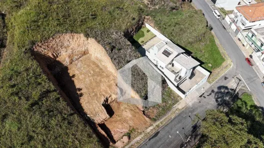 Lote/Terreno à venda, 450m² no Parque Vivaldi Leite Ribeiro, Poços de Caldas