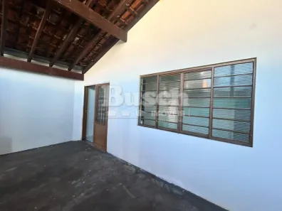 Casa com 2 Quartos para alugar, 70m² no Jardim Brasília, Bauru