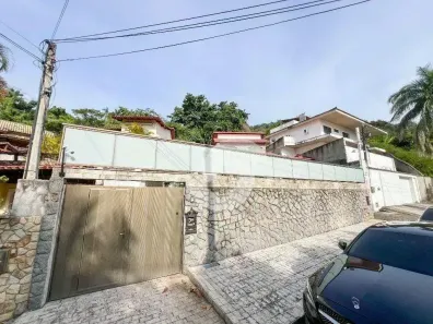 Casa com 3 Quartos à venda, 273m² no Itaipu, Niterói