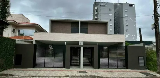 Sobrado com 4 Quartos à venda, 193m² no Santo Antônio, Joinville