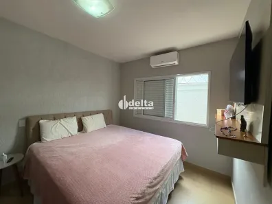 Casa de Condomínio com 3 Quartos à venda, 151m² no Jardim Inconfidência, Uberlândia