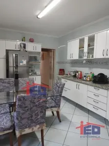 Sobrado com 3 Quartos à venda, 219m² no km 18, Osasco