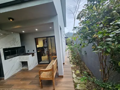 Sobrado com 4 Quartos à venda, 120m² no Boiçucanga, São Sebastião