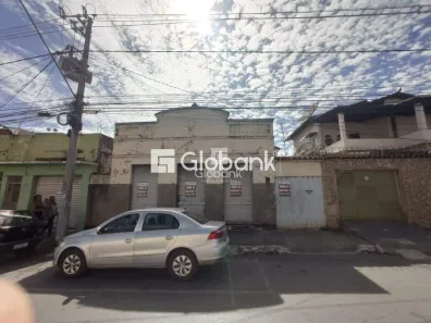 Lote/Terreno à venda, 360m² no Centro, Montes Claros