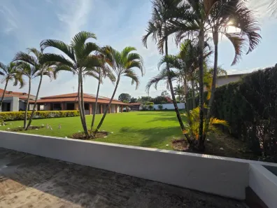 Fazenda/Sítio com 3 Quartos para alugar, 350m² no Jardim Santa Adélia, Boituva