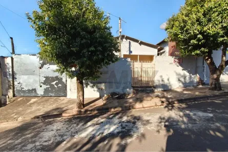 Casa com 3 Quartos à venda, 77m² no Vila Santa Terezinha, Lins