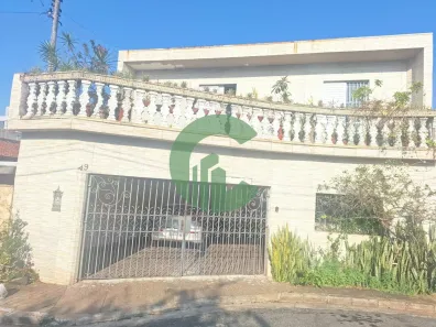 Sobrado com 4 Quartos à venda, 249m² no Pinheirinho, Santo André