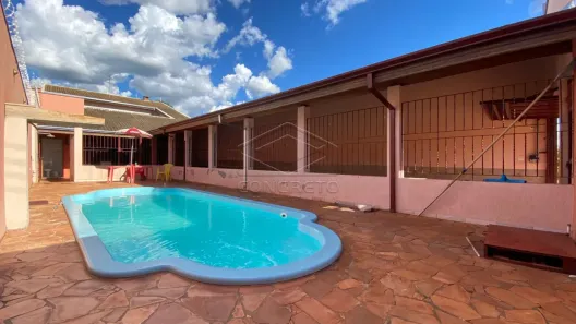 Casa com 2 Quartos para alugar, 300m² no Jardim Parati, Jaú