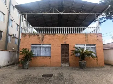 Imóvel Comercial com 4 Quartos para alugar, 234m² no Rebouças, Curitiba