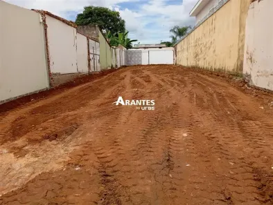 Lote/Terreno à venda, 360m² no Presidente Roosevelt, Uberlândia