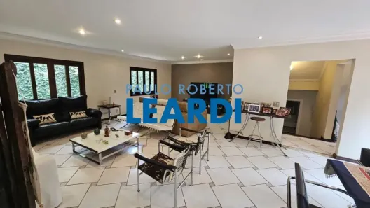 Casa com 3 Quartos para alugar, 231m² no Vila Romana, São Paulo