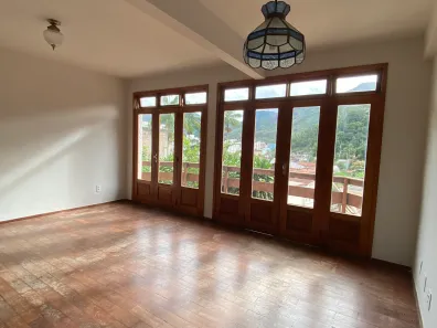 Casa com 5 Quartos à venda, 251m² no Centro, Nova Friburgo