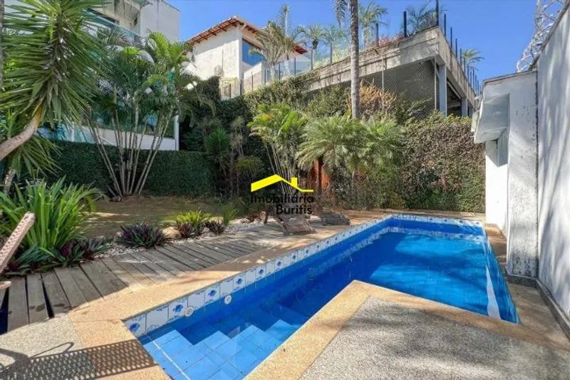 Casa com 5 quartos — Estoril, Belo Horizonte