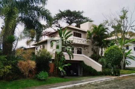 Casa de Condomínio com 3 Quartos para alugar, 370m² no Canasvieiras, Florianópolis