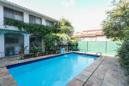 Casa com 4 Quartos à venda, 241m² no Três Figueiras, Porto Alegre