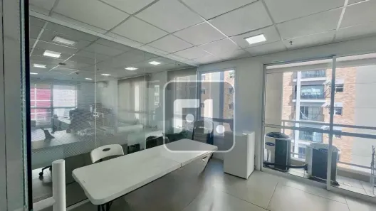 Sala Comercial para alugar, 235m² no Vila Mariana, São Paulo
