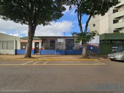 Imóvel Comercial com 3 Quartos para alugar, 250m² no Centro, Apucarana