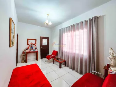 Casa com 4 Quartos à venda, 250m² no Centro, Divinópolis