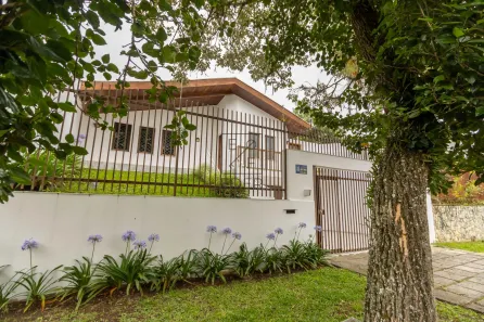Casa com 4 Quartos à venda, 203m² no Hugo Lange, Curitiba