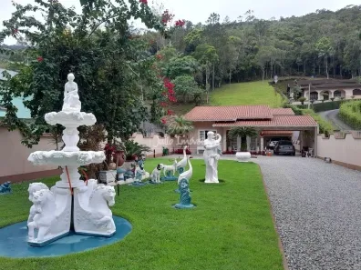 Casa com 4 Quartos à venda, 200m² no Primeiro de Maio, Brusque