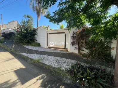 Casa com 2 Quartos para alugar, 212m² no Vila Jones, Americana