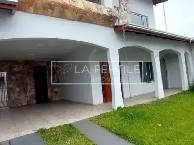 Sobrado com 5 Quartos para alugar, 200m² no São Judas, Itajaí