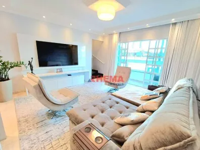 Sobrado com 3 Quartos à venda, 212m² no Embaré, Santos