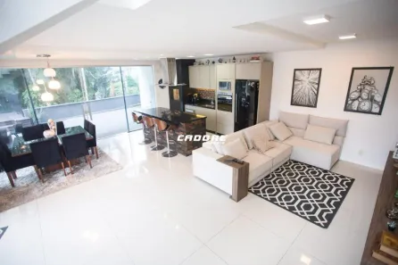 Casa com 3 Quartos para alugar, 289m² no Água Verde, Blumenau