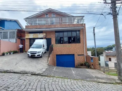 Casa com 3 Quartos à venda, 230m² no Santa Lúcia, Caxias do Sul