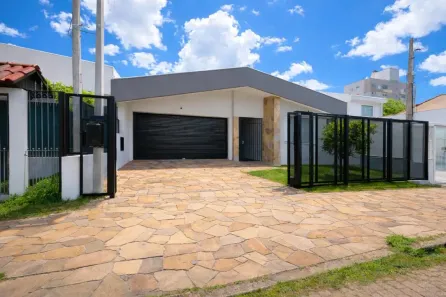 Casa com 3 Quartos à venda, 255m² no Jardim Lindóia, Porto Alegre